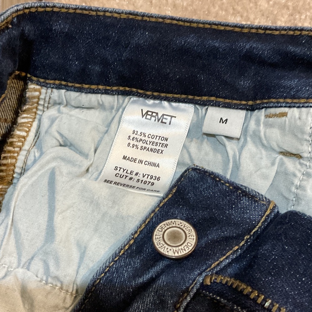 Vervet Dark Wash Distressed Denim Shorts Women’s Size M - Picture 5 of 7